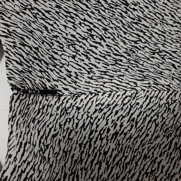 Yves Saint Laurent zebra crepe silk dress - Picture 2 of 7